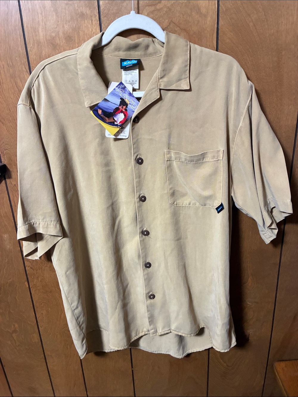 Kavu Men's Short-Sleeve Button-Down Shirt in Khaki